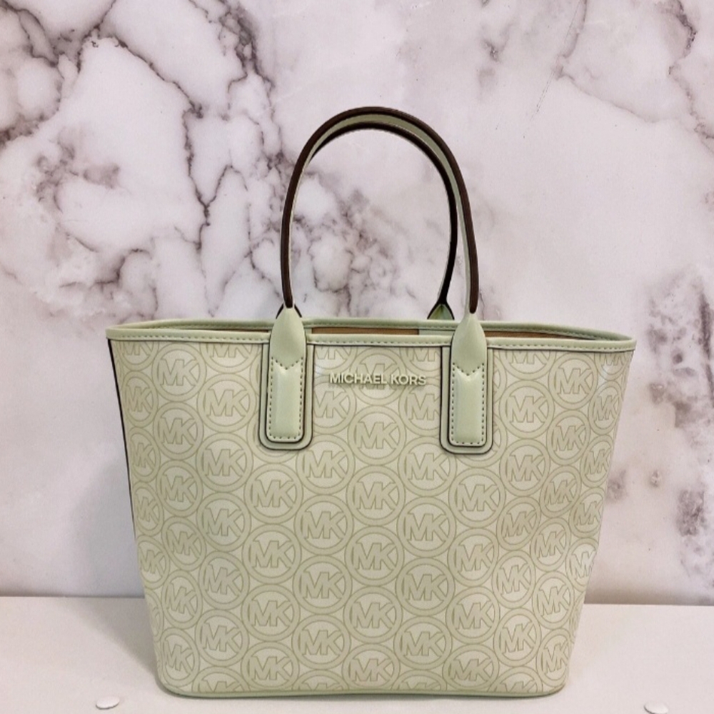 SALE BUY NOW 🤩 Michael Kors Autom Green Tote Bag